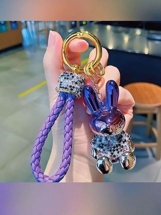 携一抹炫彩,伴一只小兔,在平凡日子里,寻属于自己的独特光芒。#钥匙扣挂件 #挂件挂饰 #包包挂件