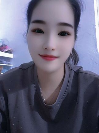 这玩意不是你们吃不起,而是买不到,它就是传说中的活珠子,平时只能在路边摊看到,现在可以直接买了,它是把刚下的鸡蛋放在孵化器里,等十三天胚胎发育成形就能吃了。吃起来味道很特别,鲜嫩可口,营养丰富,比普通鸡蛋好吃多了,没尝过的朋友一定要试试看!#记录我的生活 #好吃到停不下来 #根本停不下来