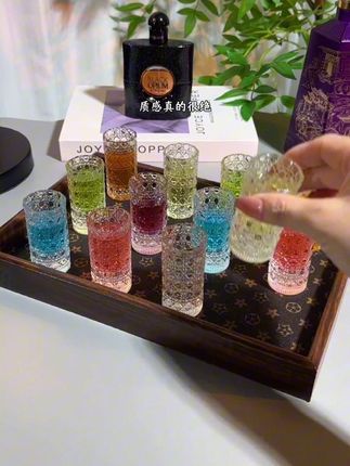 我只付了9.9~商家就给我发了12个#白酒杯 杯身质量特别的好#杯子#杯子控#超便宜超划算#白酒文化