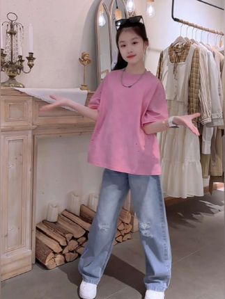 #我要上热门 女孩子的风格不要圈的太死,可爱的,休闲的,韩风的,各种风格都要去尝试#穿搭 #高品质童装#休闲套装#简约搭配