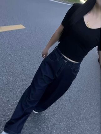 “总有一些伤痛,可以安慰别人,却安慰不了自己,总 有一些纠结,不是跟事过不去,而是跟心过不去...”#时尚穿搭时尚穿搭时尚 #潮流时尚穿搭 #日常穿搭 #日常休闲穿搭