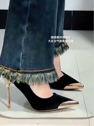 尖头+细跟真的巨巨巨显气质 大女主即视感 #御姐风细跟高跟鞋太绝了 #高跟鞋分享 #美鞋分享