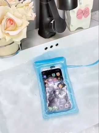手机防水袋 #创作灵感 手机防水袋,密封专用气囊,可触拍照,游泳漂流潜水装备#手机防水袋可触屏 #手机防水袋带挂绳 #手机防水袋透明密封 #手机防水袋潜水套 @DOU+小助手