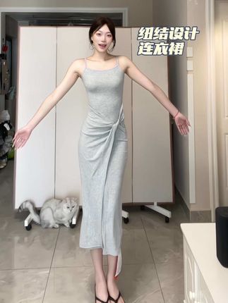 谁懂啊!不到三十拿下一件修身连衣裙#女人味穿搭 #温柔穿搭 #御姐风 #高级感穿搭 #ootd穿搭