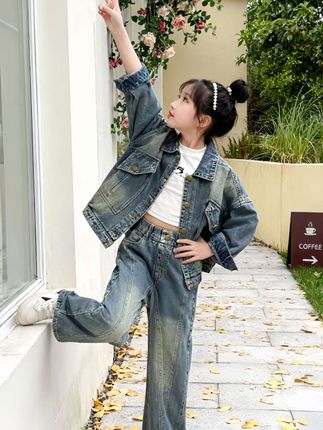 女童外套春季宽松中大童时髦秋款儿童春秋牛仔洋气时尚休闲百搭#女童穿搭 #牛仔外套#牛仔裤#时尚套装@巨量千川