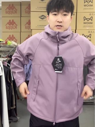 百搭冲锋衣外套#秋冬季冲锋衣 #软壳衣外套 #时尚冲锋衣外套 #简约休闲风穿搭太耐看了 #布叶外贸