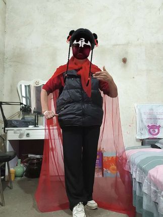 大家好。给大家表演一段小包公出身。友友们看一看我的小黄车,有需要的放心去拍。