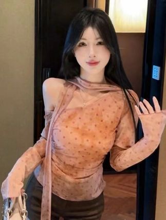 2025年秋季新款设计感薄感波点网纱斜肩系带长袖T恤修身显瘦上衣#今日穿搭 #辣妹穿搭 #温柔穿搭 #甜辣风 #时髦穿搭