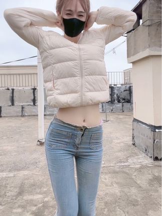 也不知道以后便宜了哪个臭小子?#紧身牛仔裤
