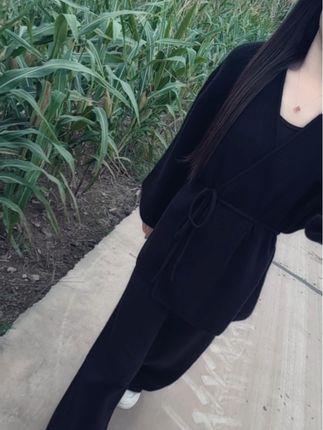 我可以穿正装,也可以穿潮牌,可以喝纯净水,也可以喝咖啡,可以很强势,也可以很温柔,凡事没绝对,取决于你是谁……