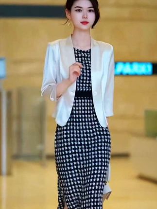 新款气质显瘦格子连衣裙修身外套时尚女装#优雅气质 #时尚洋气 #气质女装 #完美搭配