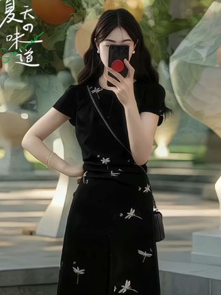 #上半年潮流穿搭清单 #夏日穿搭主打松弛感 #女生夏日约会穿搭合集 #夏季简约风服装测评 #打工人的夏日通勤穿搭
