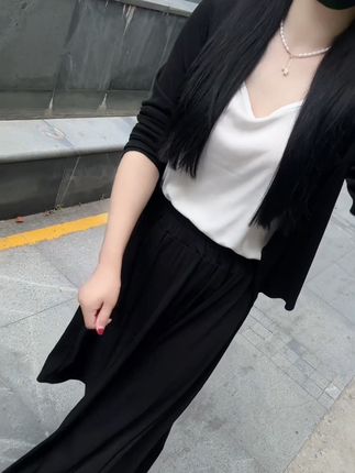 “幸福是无数个微小而具体的瞬间”#夏季穿搭 #显瘦穿搭 #时尚穿搭 #谁穿谁好看 #ootd穿搭