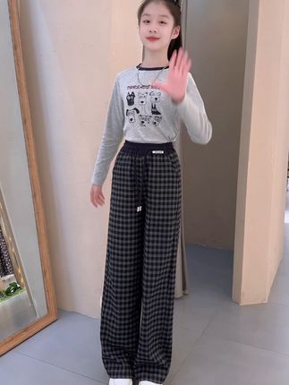 13年的小龙女,身高145.体重65斤,穿的150码,你家的多高多重了#女童格子裤#打底衫#套装#卫衣#外套