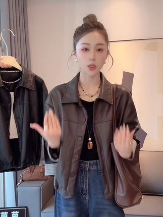 又酷又飒2025超火韩系休闲翻领小皮衣女秋季独特超好看高端皮夹克短款外套#轻松拿捏慵懒风穿搭 #晒出你的硬核穿搭公式#梨形身材穿搭大赏#随机穿搭挑战#早秋显身材平价上衣合集