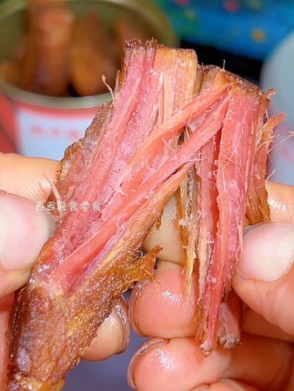 从现在开始挑战一个星期不吃晚饭,夏天美美的穿小裙子,饿了馋了只吃这个#高蛋白收汁卤牛肉 卤的很入味,肉质紧实有嚼劲#妈呀太香了好吃营养又解馋! #卤牛肉#开袋即食