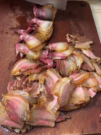 学生党和上班人的福音来啦!小味儿腊肉外婆菜,咸香下饭超够味,一口回到外婆家的餐桌~#小味儿腊肉外婆菜