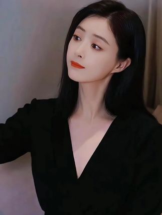 女明星日常!让欣姐欲罢不能的三明治是纯动物奶油,回购率超高,很多人都说它是吃不腻的三明治!很轻润的味道,润物细无声的感觉,让人欲罢不能!#蒋欣#三明治#早餐#下午茶甜品 #爱了爱了
