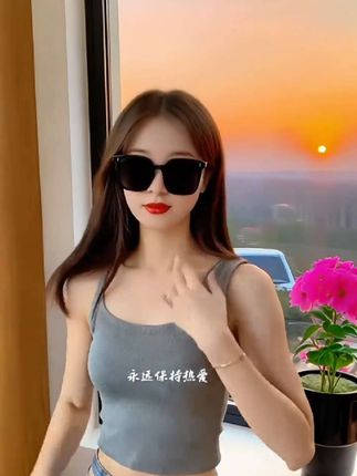 #眼镜 #配饰分享 #春秋穿搭 #高级穿搭 #出游穿搭 @抖加🔥上热门🔥dou+🔥热点宝 @巨量引擎小助手 @创作灵感小助手