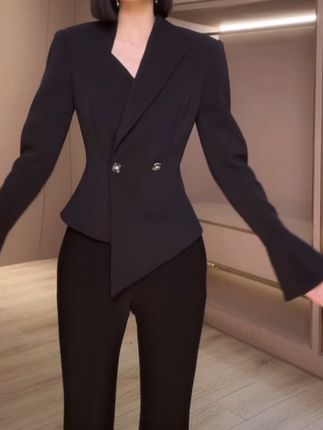 #职场穿搭 #高级感穿搭 #职业装穿搭 #气质范 #气质女王范