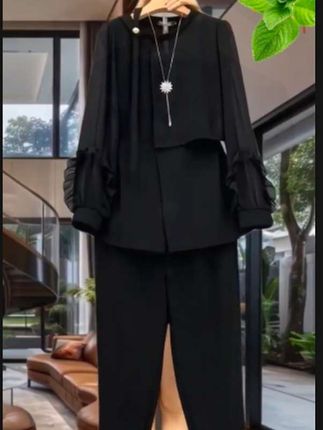 #不规则木耳边气质时尚上衣+裤子显瘦两件套