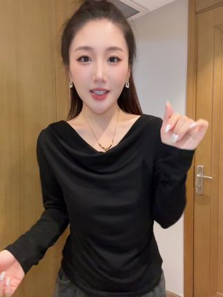 百搭t恤 三种穿法的#百搭t恤 #内搭外穿都好看 七个码穿到180,还有加绒版本#长袖t恤 #打底衫 #洋气小衫
