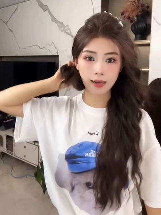氛围感羊毛卷假发进口丝港风美女长卷发 妍公子专属《氛围感美女》进口丝自然黑氛围感羊毛卷长发自然假发#假发 #氛围感 #卷发 #一个发型拯救一张脸 #换个发型换个人 @DOU+上热门 @DOU+好生意 @巨量千川