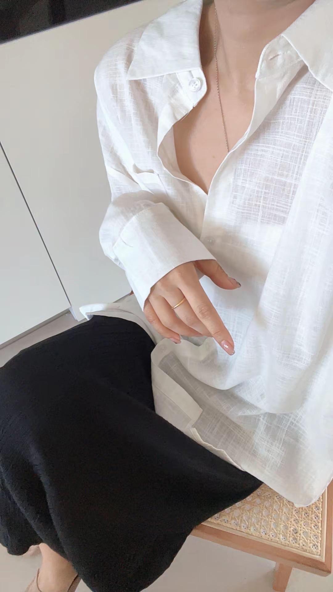 穿了一夏天的白衬衫 继续推荐#每日穿搭look #分享 #白衬衫