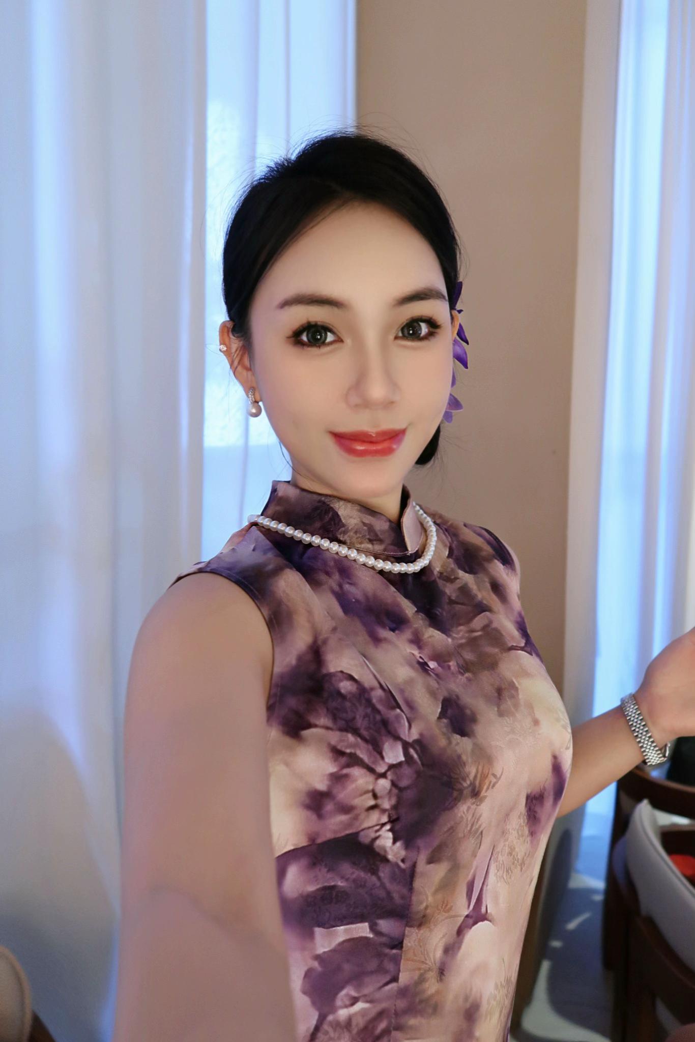 我惜君时君不知君惜我时我别离 #旗袍 #古风 #紫色旗袍 #穿搭 #画报夫人