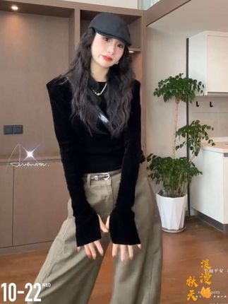 2025秋冬新款轻奢设计感气质长袖上衣休闲百搭时尚洋气牛仔裤套装#早秋穿搭 #轻奢女装 #气质穿搭 #休闲减龄穿搭 #两件套