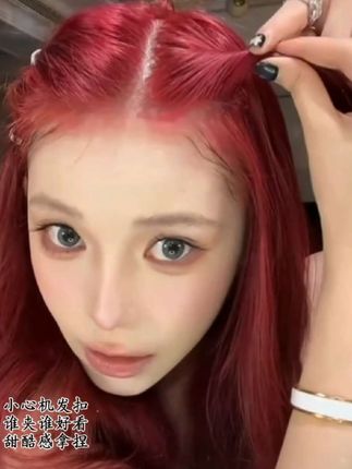 提升氛围感小神器~圆形金属发扣~细软塌想要高颅顶的姐妹赶紧来学这个夹发!真的美炸了!#发型教程#变美小技巧#发卡#氛围感发饰#甜妹穿搭