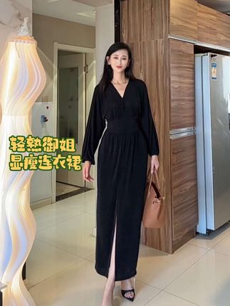 五十多挖到的很遮肉显瘦,夏天穿也很透气不闷热!#御姐 #显瘦连衣裙 #微胖穿搭 #遮肉显瘦 #女人味