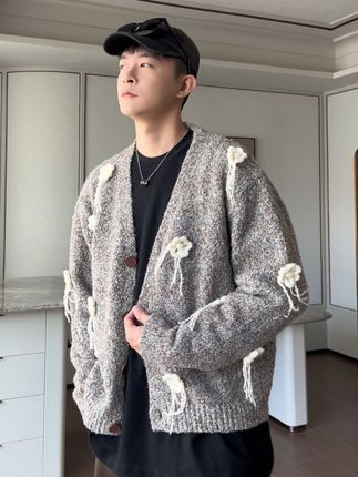 今年秋天穿了都好看的花朵针织外套 #男生穿搭 #慵懒风穿搭 #针织开衫