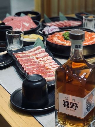 又一次在少喝和不喝之间选择了 不少喝#微醺时刻 #干杯🍻 #姐妹相聚快乐时光