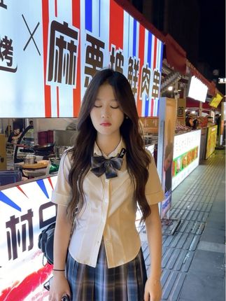 这两天来烧烤摊 每人十串麻栗坡小肉串咯#烧烤 #麻栗坡小肉串