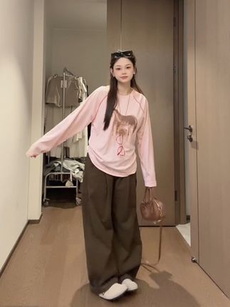 粉咖配色真的很绝!! #秋冬穿搭#显瘦显高#长袖t恤 #粉色T恤