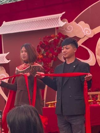 家人们大哥正在直播中有需要的我们可以支持一下@唐三妹亲哥10月22号结婚庆典