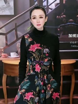 #气质穿搭 #印花连衣裙推荐 #加绒保暖 #洋气减龄 #穿出女人味