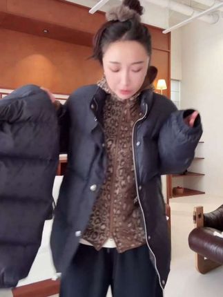 羽绒服保暖外套,#衣服穿搭 #服饰穿搭 #服装穿搭 #休闲舒适