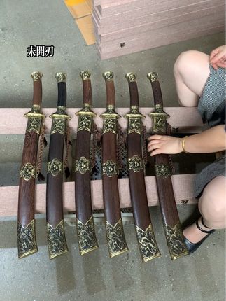 #男人玩具 #传统工艺 #工匠手艺 #匠心传承 #龙虎宝刀