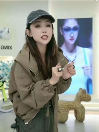 【星宝原创】短款冲锋衣工装外套独特别致小个子休闲夹克短款外套#冲锋衣 #时尚穿搭