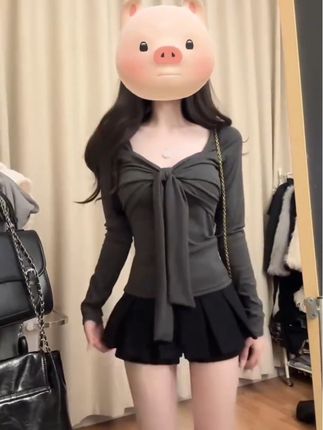 纯欲辣妹风的蝴蝶结长袖上衣,修身版型很显瘦显身材#辣妹穿搭 #纯欲风 #长袖打底衫 #内搭外穿都好看 #性感辣妹