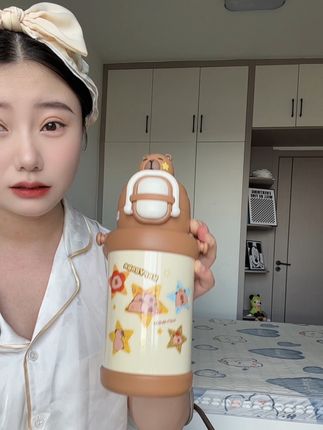 刚开始冲这个保温杯的颜值买的,没想到实力这么强,保温效果杠杠的!#吸管杯 #母婴好物 #宝妈推荐 #杯子控 #保温杯