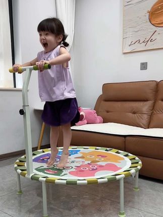 大热天没法户外活动,有了这个蹦床,孩子在家就可以大运动,承重强不扰邻,孩子蹦的好快乐,每天运动量足足的,还可折叠收纳很方便#蹦蹦床 #巧乐熊蹦床 #儿童大运动 #儿童玩具