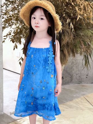 超显白的小裙子,去海边拍照一定超美~#高品质童装 #萌娃穿搭 #生女儿就是用来打扮的 #女童连衣裙 #骗你生女儿