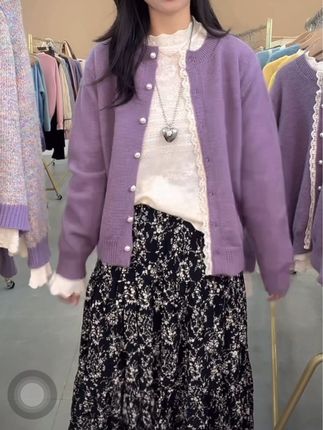 #上温柔蕾丝边珍珠扣紫色韩系设计款圆领针织开衫宽松显瘦厚毛衣外套#同款 #与众不同 #独一无二