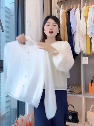 季念秋季新宽松休闲纯色百搭衬衫独特别致设计感上衣新款女装 #秋季新款 #谁穿谁好看 #面料柔软舒适 #遮肉显瘦 #洋气减龄