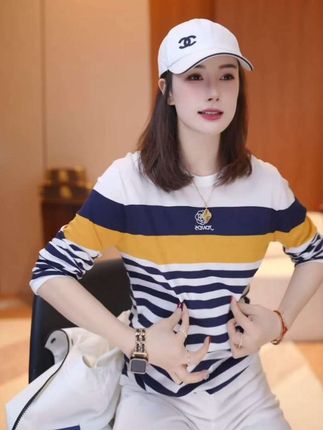 谁穿谁好看#轩羽JDND 勤穿它气质加分,约会穿它温柔翻倍﹣﹣这件针织衫,真的百搭到犯规!#出游穿搭 #每日分享 #针织衫