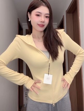 #开衫外套 #梨形身材穿搭 #休闲穿搭 #梨形身材穿搭大赏 #轻松拿捏慵懒风穿搭