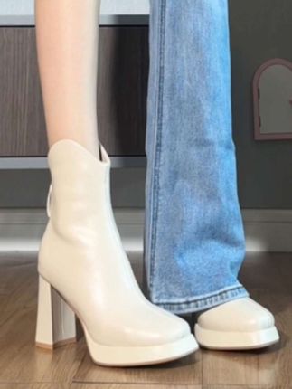 #百搭鞋子 #脚宽脚胖都可以 #女鞋穿搭 #百搭女鞋 #马丁靴